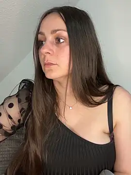 Loella-Rose online show from 9, 4, 2026