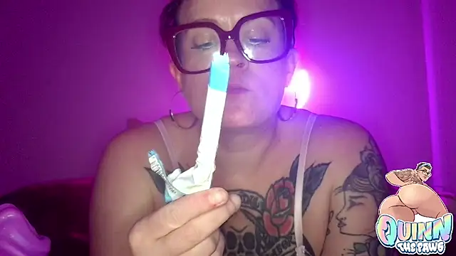 quinnmariexo online show from 25, 11, 2025