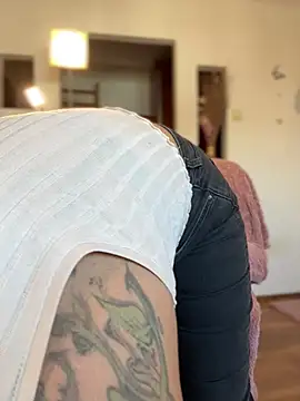 Hotmomcheckk  online show from 24, 2, 2025