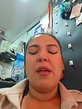 Snapshot of Sophie-hatter chatting on 24, 7, 2026 Sophie-hatter online show from 24, 7, 2026