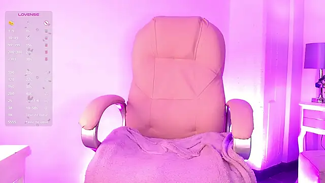 Snapshot of keily_gh1 chatting on 12, 12, 2024 keily gh1 online show from 12, 12, 2024