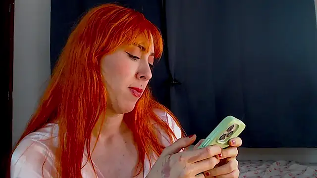 lanaturner  online show from 19, 12, 2024