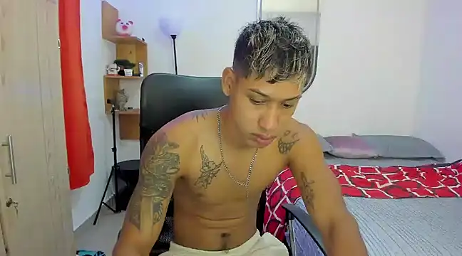 Snapshot of slim_master12 chatting on 18, 3, 2025 slim master12 online show from 18, 3, 2025