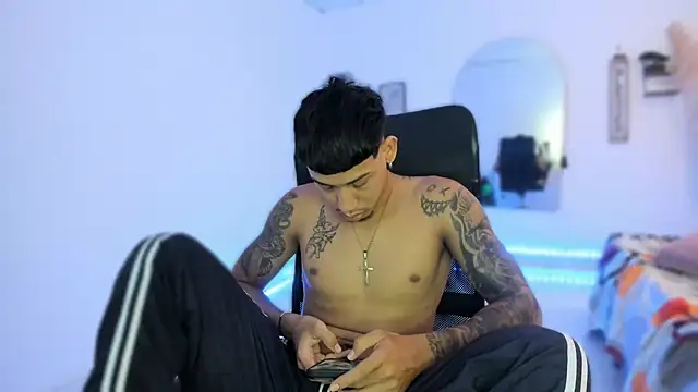 Snapshot of slim_master12 chatting on 15, 11, 2025 slim master12 online show from 15, 11, 2025