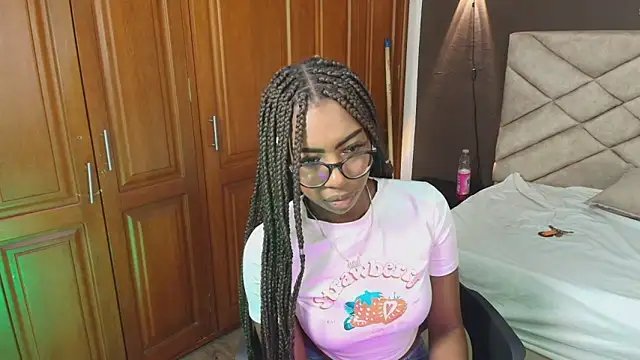 Snapshot of Raquel_jones chatting on 29, 9, 2025 Raquel jones online show from 29, 9, 2025
