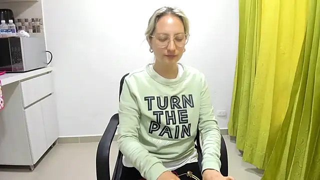 Snapshot of Adele_johnsonn1 chatting on 6, 2, 2025 Adele johnsonn1 online show from 6, 2, 2025