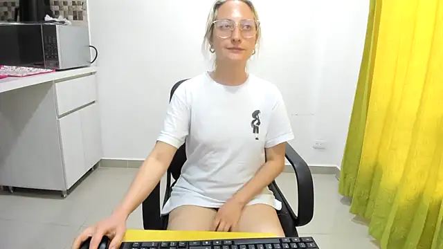 Snapshot of Adele_johnsonn1 chatting on 28, 2, 2025 Adele johnsonn1 online show from 28, 2, 2025