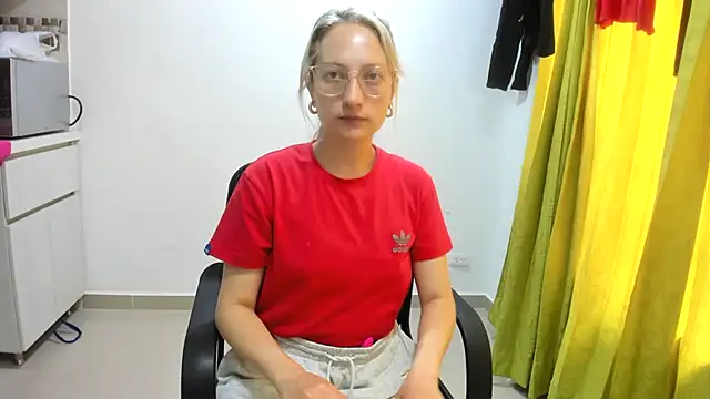 Snapshot of Adele_johnsonn1 chatting on 5, 3, 2025 Adele johnsonn1 online show from 5, 3, 2025