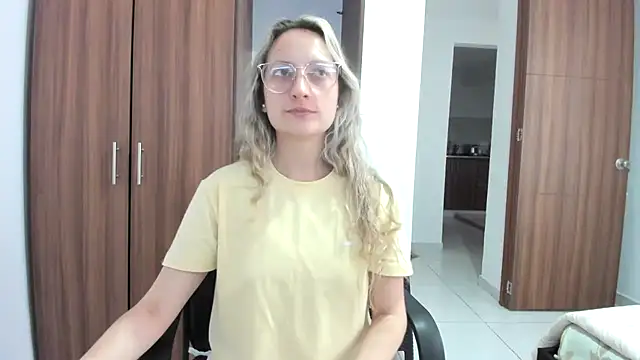 Snapshot of Adele_johnsonn1 chatting on 16, 9, 2025 Adele johnsonn1 online show from 16, 9, 2025