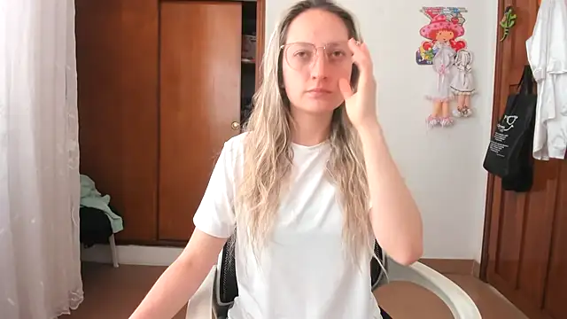 Snapshot of Adele_johnsonn1 chatting on 2, 10, 2025 Adele johnsonn1 online show from 2, 10, 2025