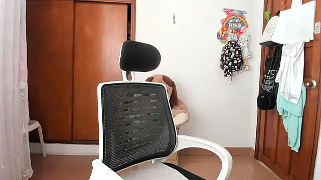 Snapshot of Adele_johnsonn1 chatting on 29, 10, 2025 Adele johnsonn1 online show from 29, 10, 2025