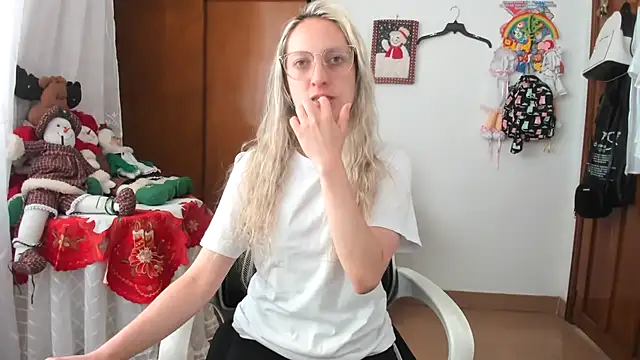 Snapshot of Adele_johnsonn1 chatting on 2, 12, 2025 Adele johnsonn1 online show from 2, 12, 2025