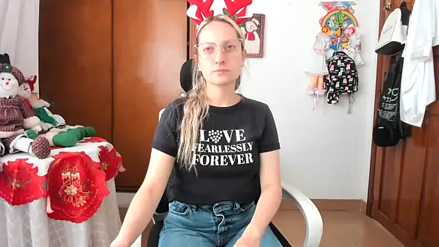 Snapshot of Adele_johnsonn1 chatting on 19, 12, 2025 Adele johnsonn1 online show from 19, 12, 2025