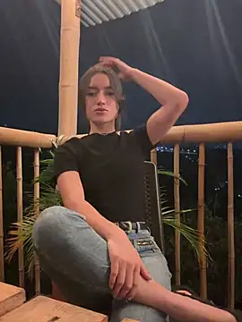 Snapshot of SaraWilliamss_ chatting on 15, 12, 2024 SaraWilliamss online show from 15, 12, 2024