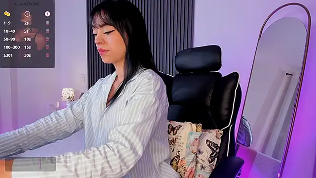 emilyruiz1 online show from 18, 2, 2025