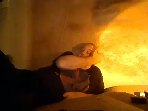 Nightshade7712 online show from 4, 3, 2025