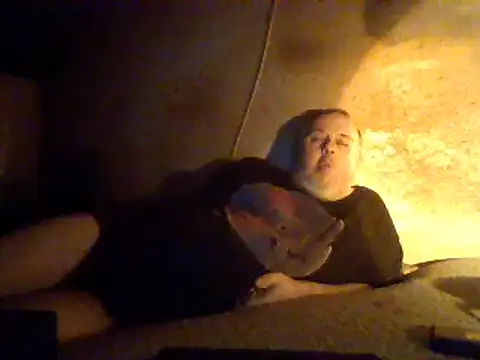 Nightshade7712 online show from 5, 3, 2025