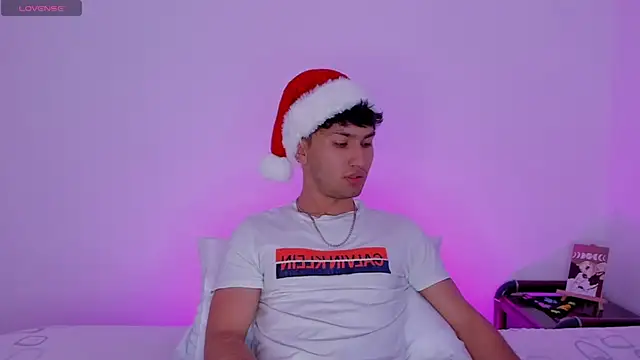 Snapshot of Valerio_James7 chatting on 7, 12, 2024 Valerio James7 online show from 7, 12, 2024