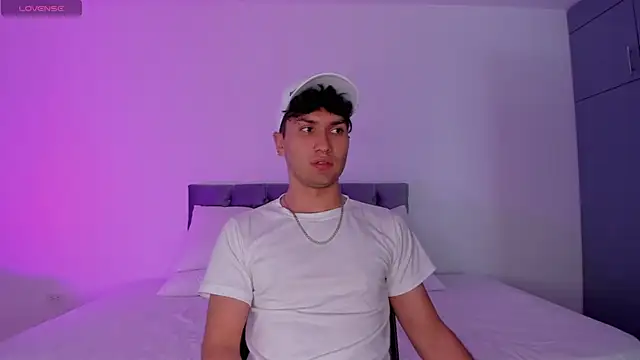 Snapshot of Valerio_James7 chatting on 11, 3, 2025 Valerio James7 online show from 11, 3, 2025