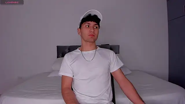 Snapshot of Valerio_James7 chatting on 12, 3, 2025 Valerio James7 online show from 12, 3, 2025