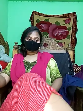 Idhika Paul online show from 2, 3, 2025