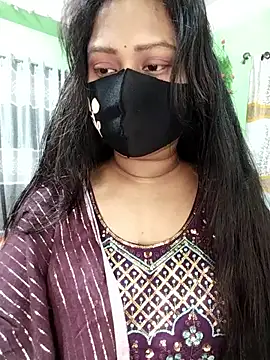 Idhika Paul online show from 8, 9, 2025