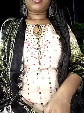 Idhika Paul online show from 6, 10, 2025