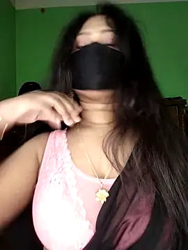 Idhika Paul online show from 15, 3, 2026