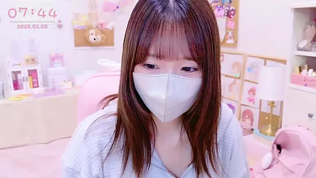 Yui-Ch online show from 4, 1, 2025