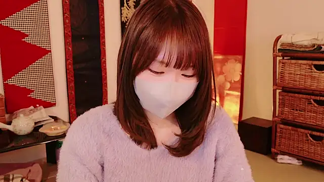 Yui-Ch online show from 8, 1, 2025