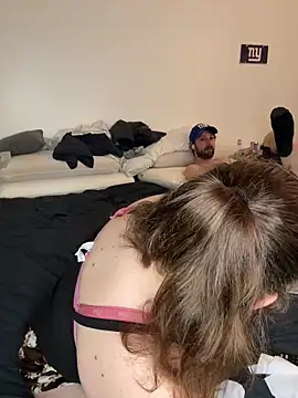 Snapshot of sexybee124 chatting on 14, 4, 2026 sexybee124 online show from 14, 4, 2026