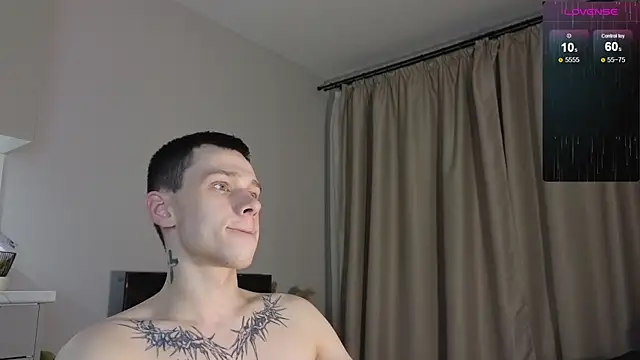 Snapshot of R1mmo__ chatting on 15, 12, 2025 R1mmo online show from 15, 12, 2025