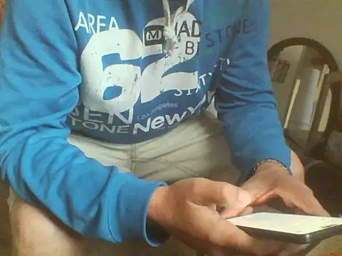 Snapshot of prcalek19 chatting on 15, 10, 2025 prcalek19 online show from 15, 10, 2025