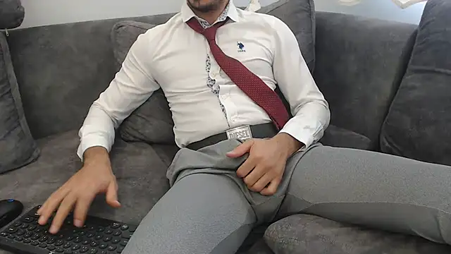 Snapshot of Naughtb0y chatting on 10, 9, 2025 Naughtb0y online show from 10, 9, 2025