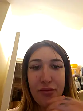 Icy  Diamond online show from 26, 3, 2026