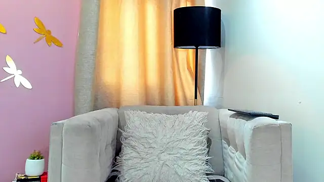  AlejaCruz  online show from 1, 3, 2025