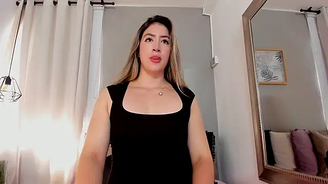  AlejaCruz  online show from 30, 5, 2026
