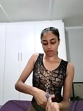 cleopatra-phaedra online show from 4, 3, 2025