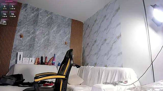 Snapshot of Chica_hot_dirty chatting on 24, 2, 2026 Chica hot dirty online show from 24, 2, 2026