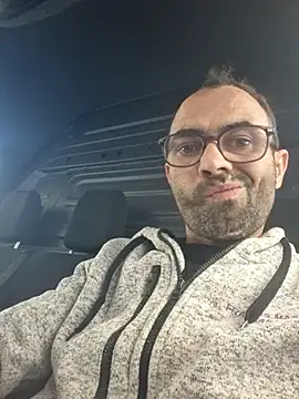 Snapshot of robertilevis chatting on 7, 5, 2026 robertilevis online show from 7, 5, 2026