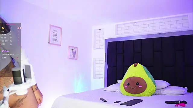 Snapshot of Marianamonroe_ chatting on 14, 11, 2025 Marianamonroe online show from 14, 11, 2025