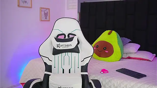 Marianamonroe  online show from 4, 4, 2026