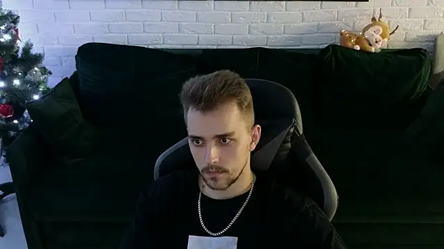 Snapshot of Larstar01 chatting on 11, 12, 2024 Larstar01 online show from 11, 12, 2024