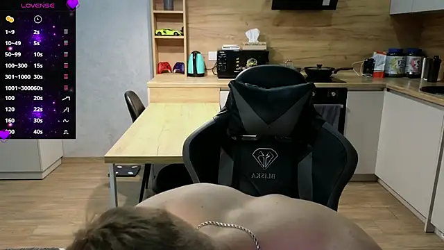 Snapshot of Larstar01 chatting on 3, 3, 2025 Larstar01 online show from 3, 3, 2025