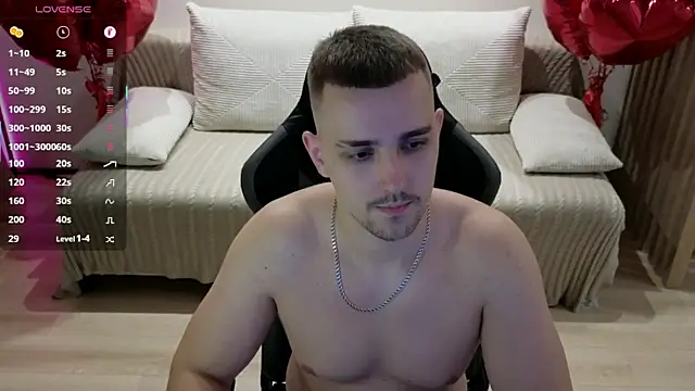 Snapshot of Larstar01 chatting on 29, 10, 2025 Larstar01 online show from 29, 10, 2025