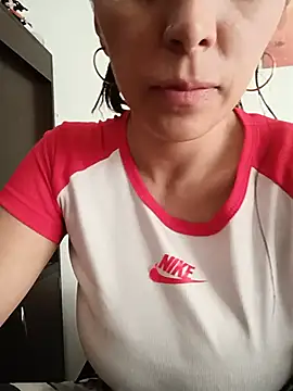 Snapshot of tiffani__love chatting on 10, 7, 2026 tiffani love online show from 10, 7, 2026