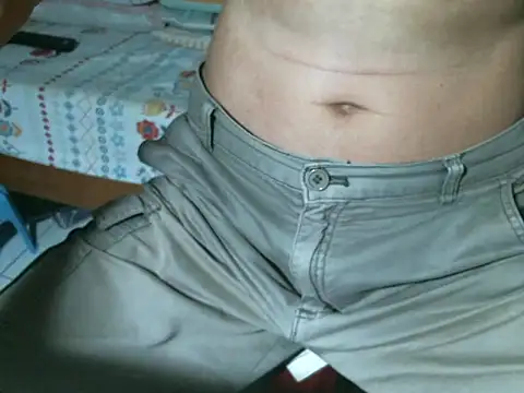 triangle0623 online show from 10, 10, 2025