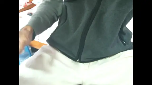 triangle0623 online show from 14, 12, 2025