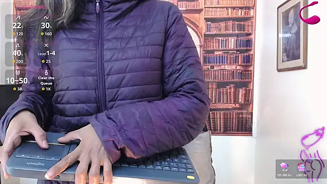 Snapshot of Catalella_Ar chatting on 12, 11, 2025 Catalella Ar online show from 12, 11, 2025