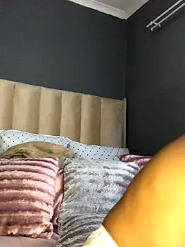 Nicole Liam  online show from 19, 10, 2025